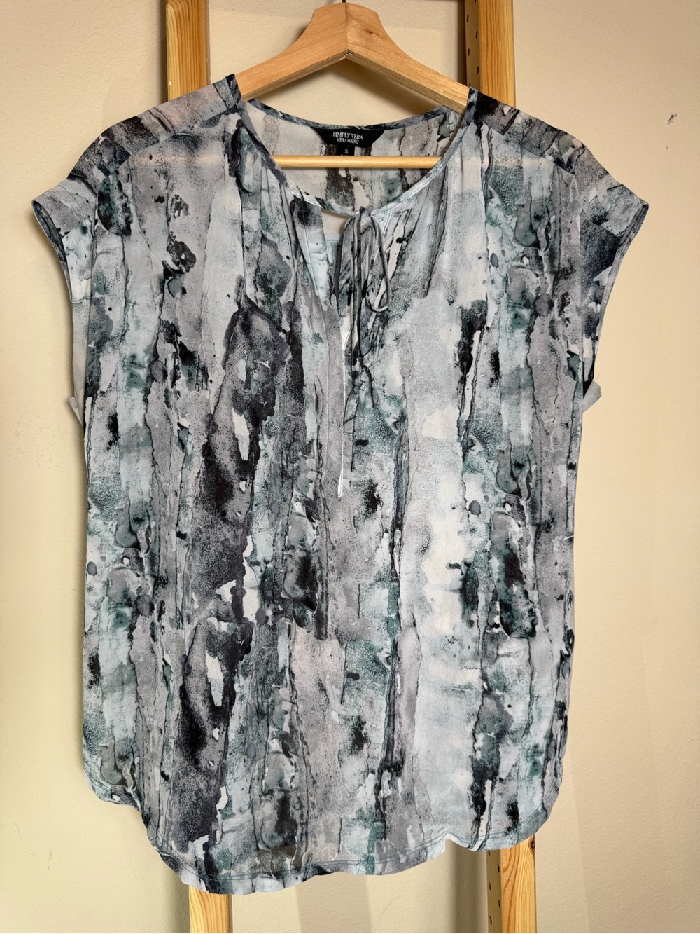 Simply Vera Vera Wang Abstract
Watercolor Tie-Neck Blouse - Size Small